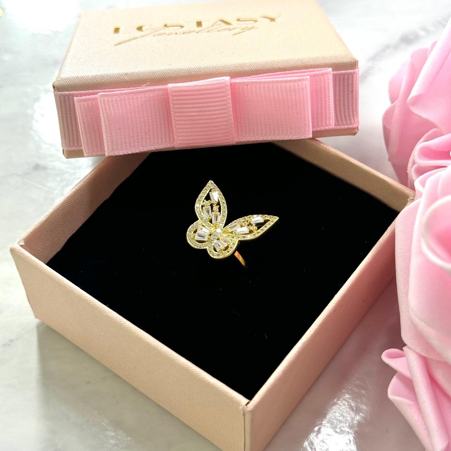 Ring Wings of Elegance